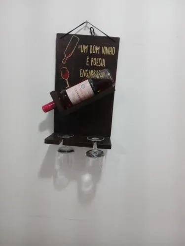 Suporte  cantinho do vinho em  madeira 