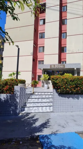 Apto 2/4 , térreo, próximo a Unima e Casa Vieira