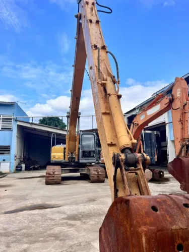 Escavadeira Lança Longa Hyundai R210LC7Long/ 2010/ trabalhando