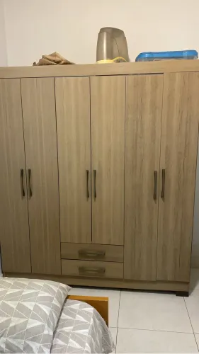 Guarda-roupa 6 portas