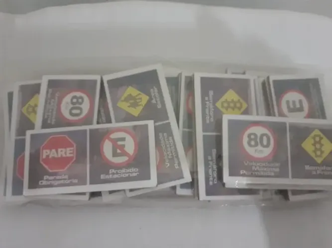 BRINQUEDO PEDAGÓGICO. DOMINÓ. REGRAS DE TRÂNSITO.