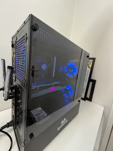 PC Gamer Completo: i5 9ª Ger + RX 580 8GB + 16GB + Monitor AOC e Kit Logitech Sem Fio