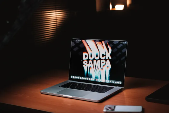 MacBook Pro M5 Max 128GB 4TB 16