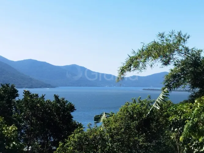 Terreno com 1.369,17 m2 na Lagoa da Conceição