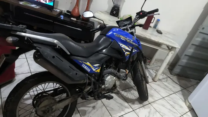 Vendo Yamaha Cross para fazer o motor