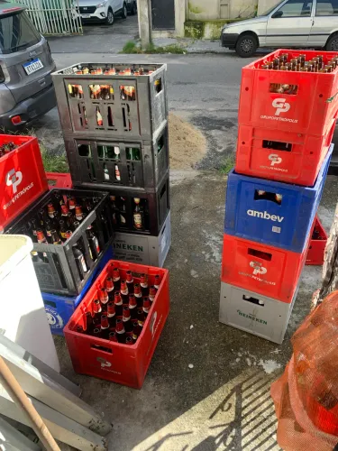 Caixa de cerveja / cervejeira / garrafeira