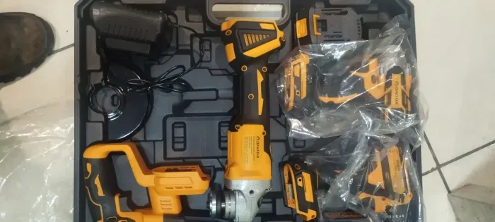 CONJUNTO DE 4 PEÇAS 128 V LIXADEIRA, PARAFUSADEIRA, FURADEIRA DE IMPACTO, PARAFUSADEIRA IM