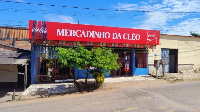 Terreno c/ Duas Casas e Um Apartamento. Quinze Placas Solares e Poço Artesiano.