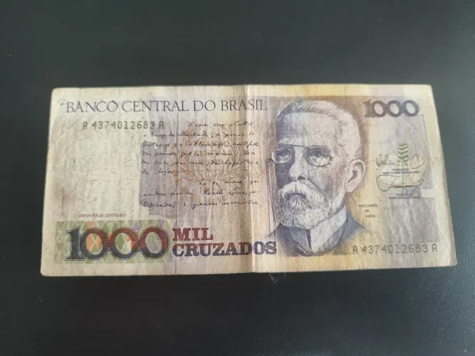 Notas de dinheiro antigas