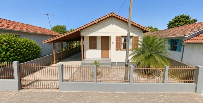 Casa a venda no bairro Humaitá de Cima