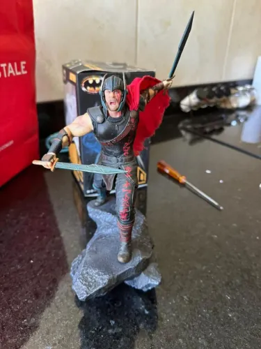 Thor Ragnarok 1/10 Iron Studios SEM CAIXA 