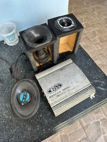 WOOFER, MÓDULO, CORNETA E TWEETER