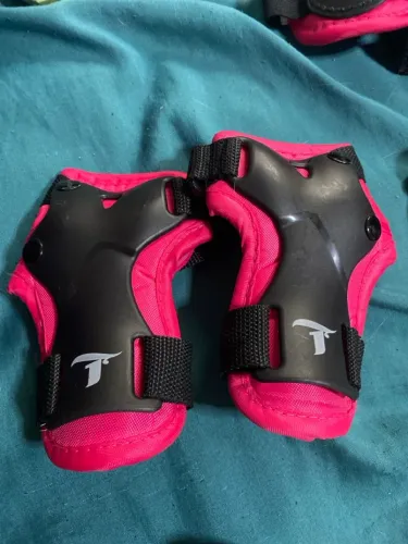 Kit de proteção infantil Traxart Rosa e Preto P 