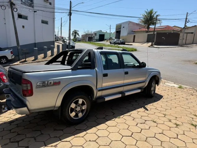 Chevrolet S10 Pick-up Exec. 2.8 4X4 CD TB Int.dies 2011