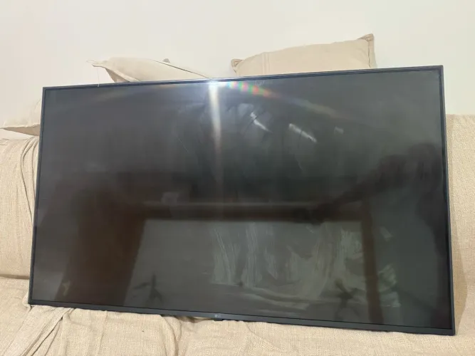 TV LG 50 polegadas danificada