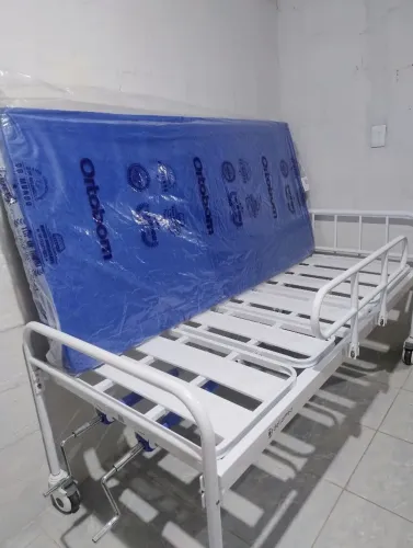 Cama hospitalar pouco tempo de uso