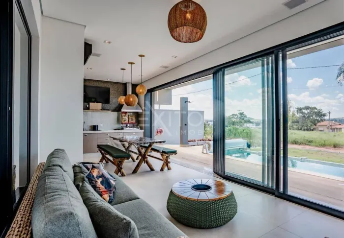 Casa Térrea à Venda em Avaré, 450M² Tereno, 218M² Construção, com 4 Dormitórios ( Sendo 1