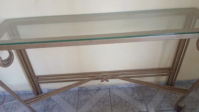 MESA E APARADOR DE VIDRO