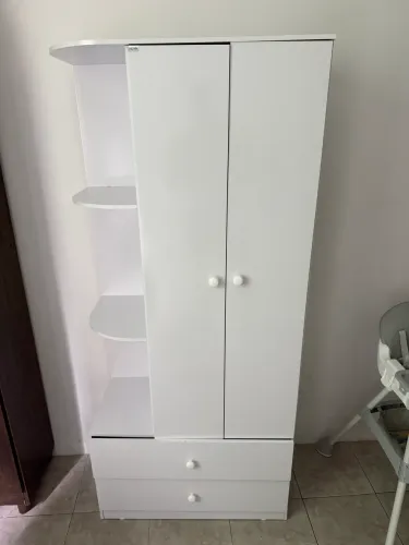 Oportunidade: Guarda-Roupa Infantil Henn 2 Portas e Cantoneira - Branco