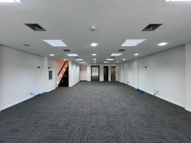 Oportunidade Única: Prédio Comercial Completo e Estruturado em Localização Premium