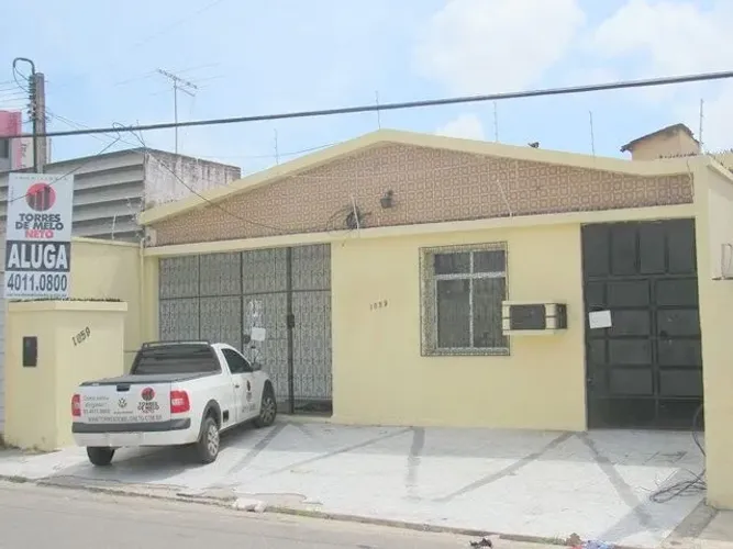 Casa para Alugar no Centro com 8 Quartos e Quintal