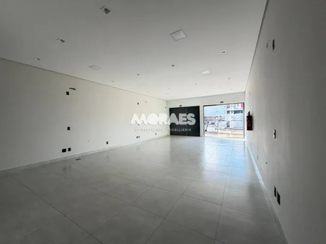 Salão para alugar, 46 m² por R$ 1.800/mês - Jardim Redentor - Bauru/SP