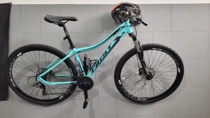 Bike Bicicleta aro 29, 24 marchas, FIRST semi-nova