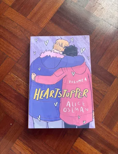 HQ heartstopper - volume 4 (edição em inglês)