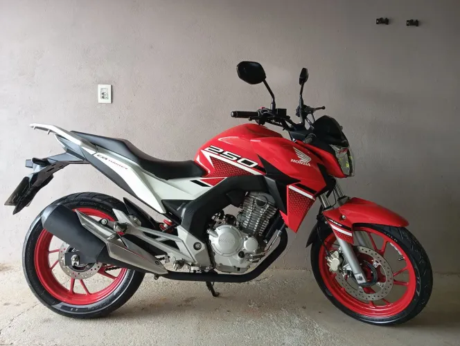 Honda CB 2022