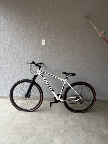 Vende - se bike semi nova 800,00$