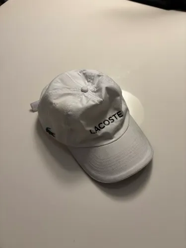 Boné lacoste sport letreiro branco
