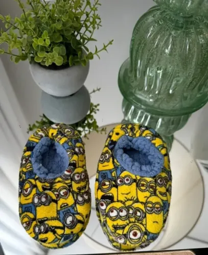 Pantufa Minions - Tamanho 20 - 22