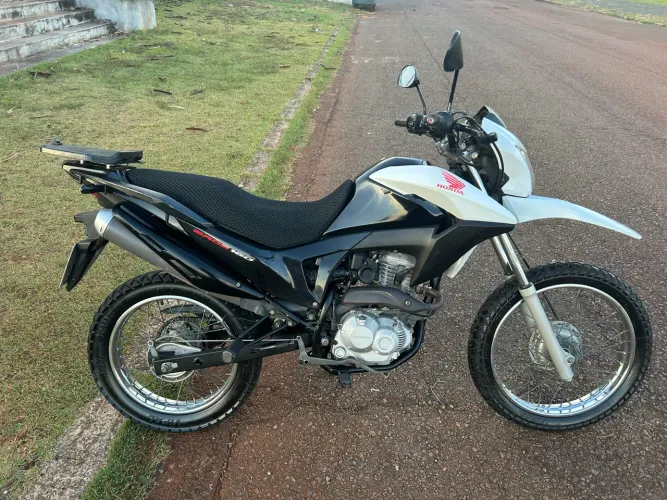 Bros 160 2018, moto bem conservada