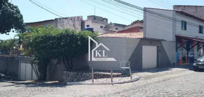 Casa à venda, 3 quartos (suíte), ventilada, 353m² de terreno - Ótima Localização em Nova P