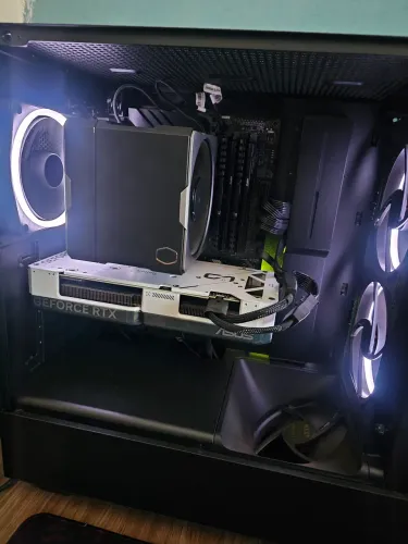 PC Gamer / Workstation de Alto Desempenho - Ryzen 7 + RTX 4070 SUPER