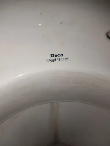 Vendo 2 vasos sanitário com caixa acoplada e 2 lavatório de rosto granito com torneira,