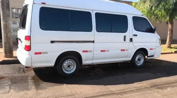 Jinbei Topic Van L 2.2 8V/ 2.0 16V 4P 2009