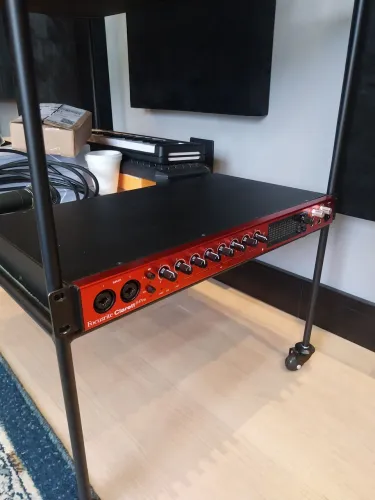 Focusrite clarett 8 pré