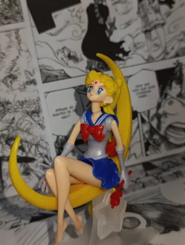OPORTUNIDADE | Figure Sailor Moon na Lua Anime Colecionavel Premium