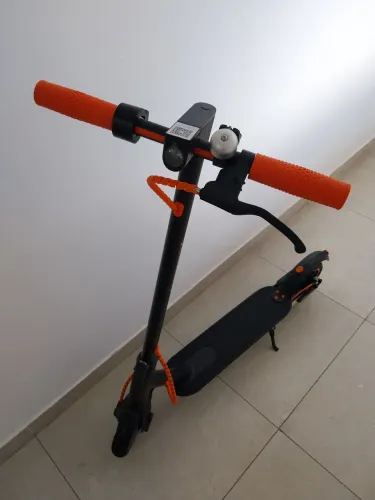 Patinete Scooter Elétrico Premium 30km até 130k preto e laranja