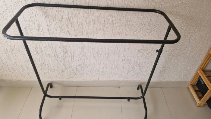 Arara cabideiro de Roupas 1,20