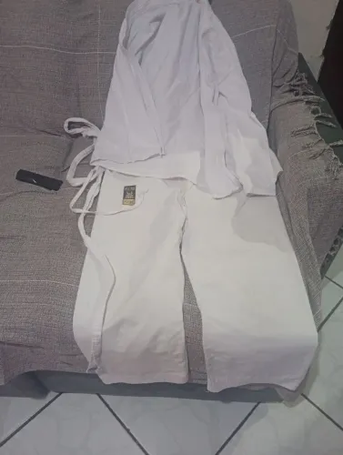 Kimono tamanho m + faixa branca