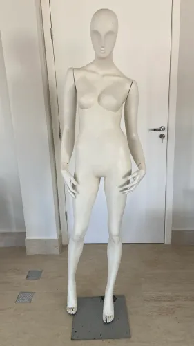 Manequim feminino