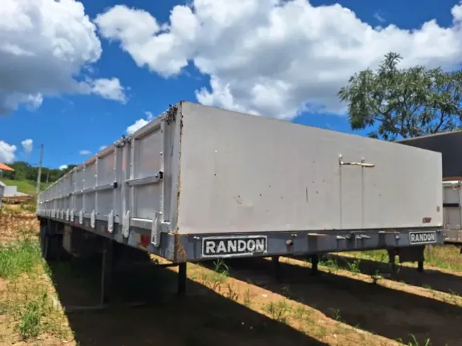 Carreta Carga Seca 14 mts Marca Randon ano 2001 assoalho de ferro