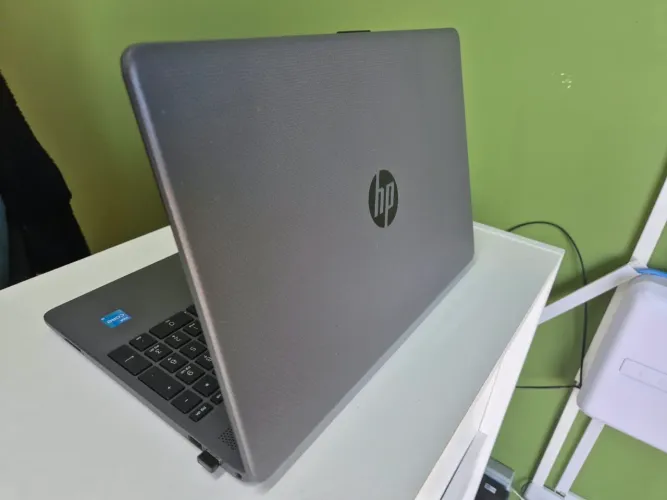 Notebook HP i3