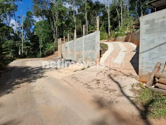 Lote de 500 m2 em Macacos, com asfalto na porta, com água e luz