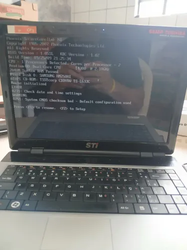 Notebook Semp Toshiba IS 1412