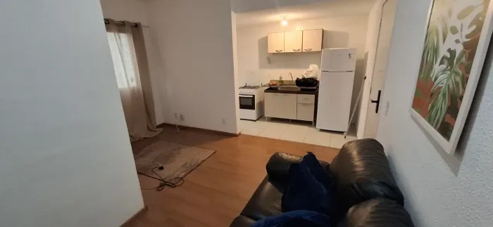 Alugo quarto.