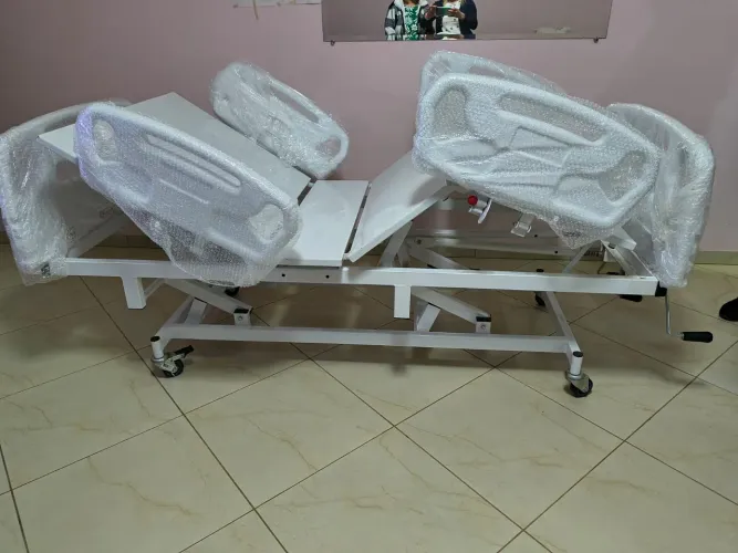 Cama hospitalar, usada apenas 2x( valor 2.500) parcelo com juros da maquininha