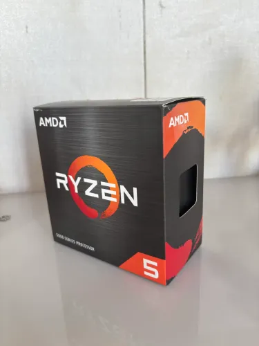 AMD RYZEN 5 2400G